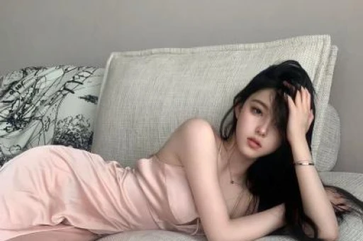 一天3大瓜！带着女儿偷腥、偷税漏税、滞留迪拜件件荒唐可笑