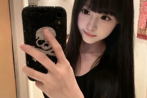 女儿们接连翻车、路人缘崩塌张伦硕终究是被自己的溺爱打脸了