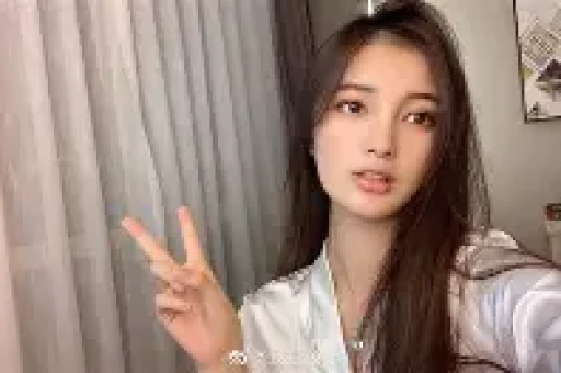 黄景瑜张艺上陈年恋情被翻登顶热搜引热议